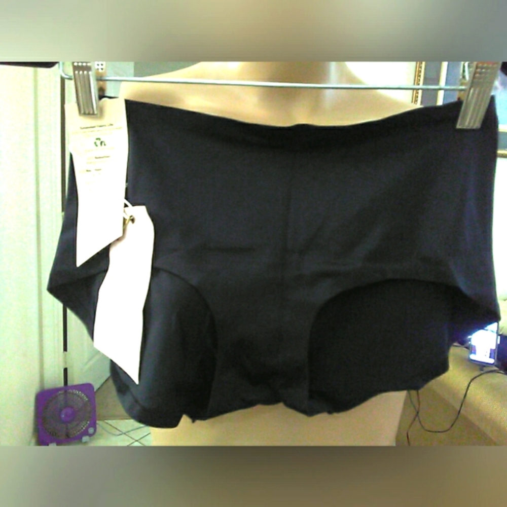 BNWT FREE PEOPLE HAH Black Seamless BOY SHORT HIPSTER (CORN SUGAR) XS (2 Avail)